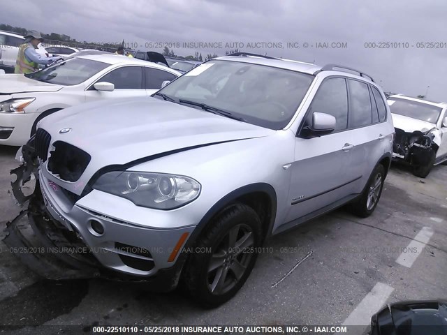 5UXZV4C55D0B04966 - 2013 BMW X5 XDRIVE35I SILVER photo 2