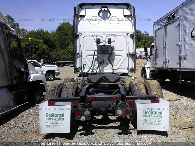 1FUJGLDR8CLBR2096 - 2012 FREIGHTLINER CASCADIA 125  WHITE photo 8