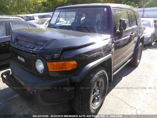 JTEBU11F970050195 - 2007 TOYOTA FJ CRUISER BLACK photo 2