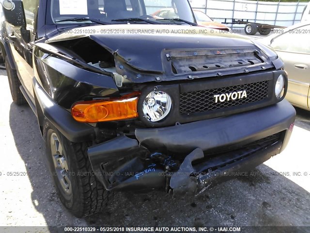 JTEBU11F970050195 - 2007 TOYOTA FJ CRUISER BLACK photo 6