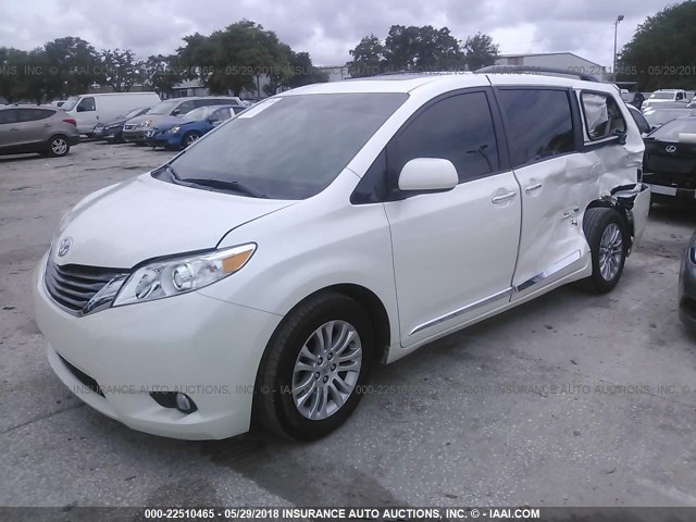 5TDYK3DCXFS664122 - 2015 TOYOTA SIENNA XLE/LIMITED WHITE photo 2