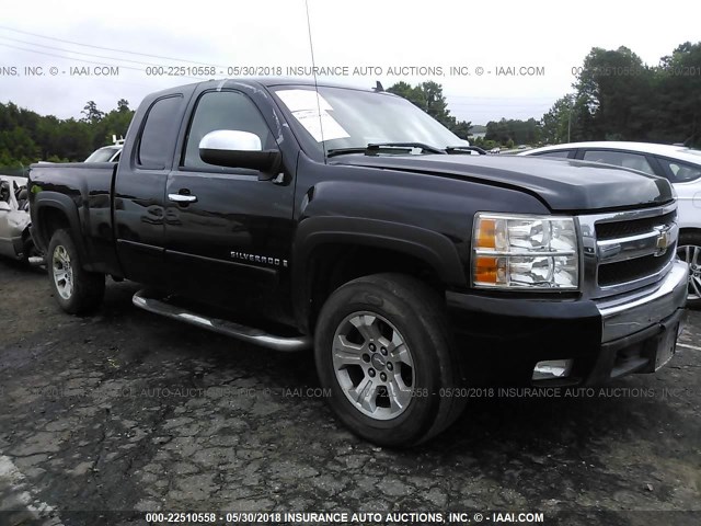 2GCEK19J671653870 - 2007 CHEVROLET SILVERADO K1500 BLACK photo 1