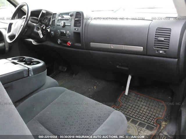 2GCEK19J671653870 - 2007 CHEVROLET SILVERADO K1500 黑色 照片 5