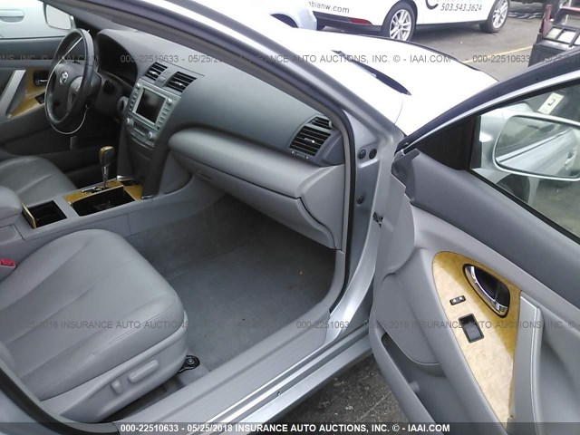JTNBK46K273014277 - 2007 TOYOTA CAMRY NEW GENERAT LE/XLE/SE SILVER photo 5
