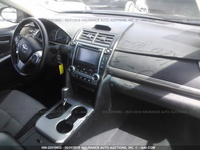 4T1BF1FK6CU507029 - 2012 TOYOTA CAMRY SE/LE/XLE BLACK photo 5