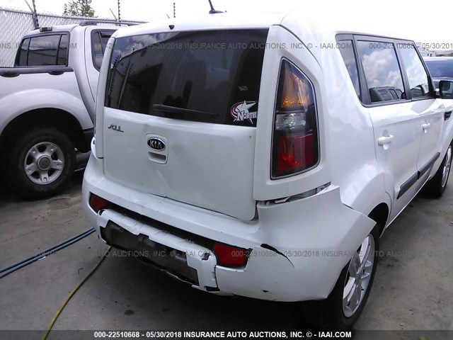 KNDJT2A23B7311150 - 2011 KIA SOUL +/!/SPORT WHITE photo 6