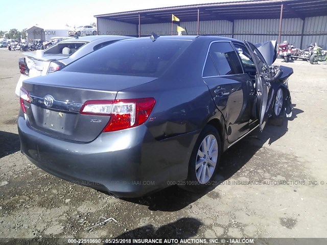 4T1BK1FK5EU542479 - 2014 TOYOTA CAMRY SE/XLE GRAY photo 4