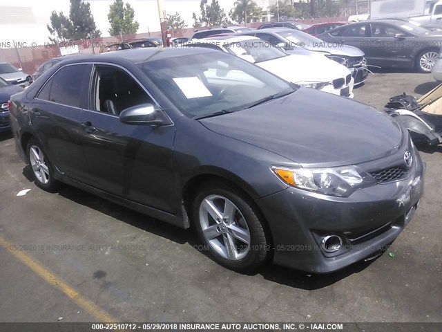 4T1BF1FK8DU699667 - 2013 TOYOTA CAMRY L/SE/LE/XLE 灰色 照片 1