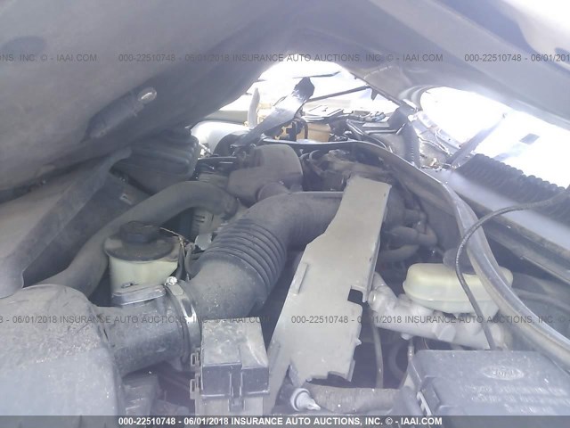 1LNHM81W5YY937430 - 2000 LINCOLN TOWN CAR EXECUTIVE Серый фото 10