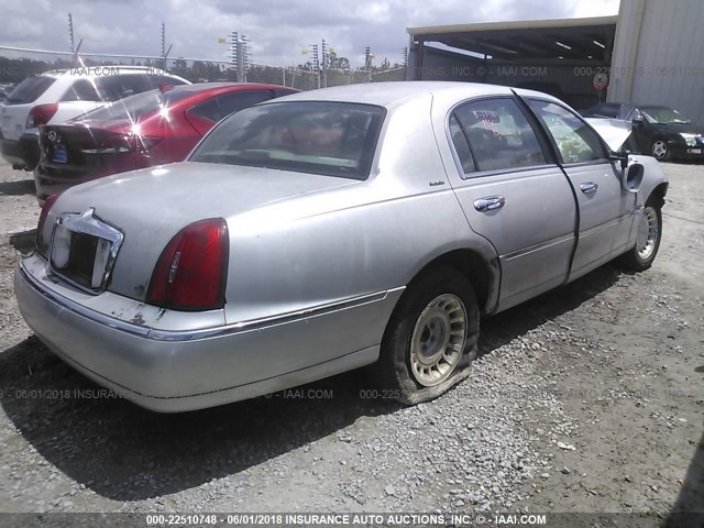 1LNHM81W5YY937430 - 2000 LINCOLN TOWN CAR EXECUTIVE Серый фото 4