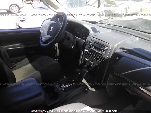 1J4GW48S24C419346 - 2004 JEEP GRAND CHEROKEE LAREDO/COLUMBIA/FREEDOM 银色 照片 5