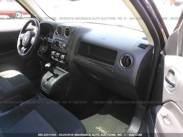 1C4NJPFBXED906029 - 2014 JEEP PATRIOT LATITUDE BLACK photo 5