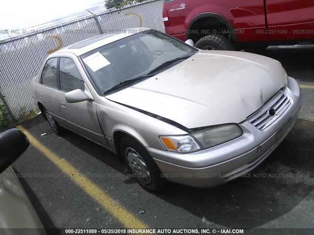 JT2BG22K9V0064679 - 1997 TOYOTA CAMRY LE/XLE TAN photo 1