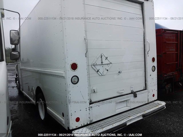 4UZAANBW84CN47033 - 2004 FREIGHTLINER CHASSIS M LINE WALK-IN VAN WHITE photo 3