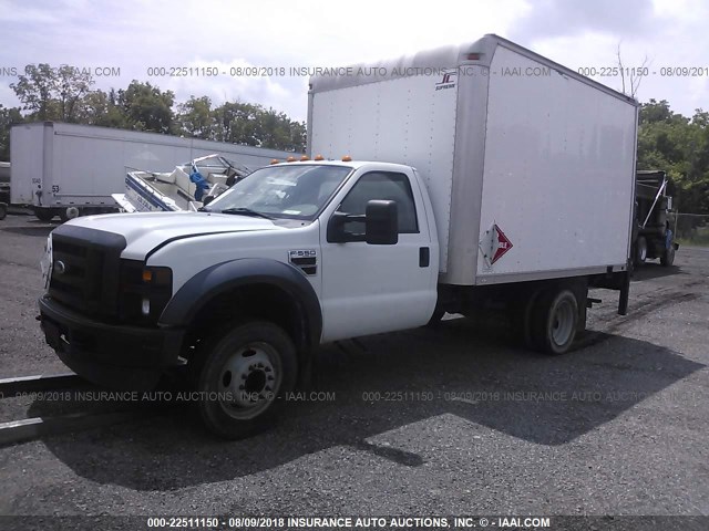 1FDAF56R48EE47365 - 2008 FORD F550 SUPER DUTY WHITE photo 2