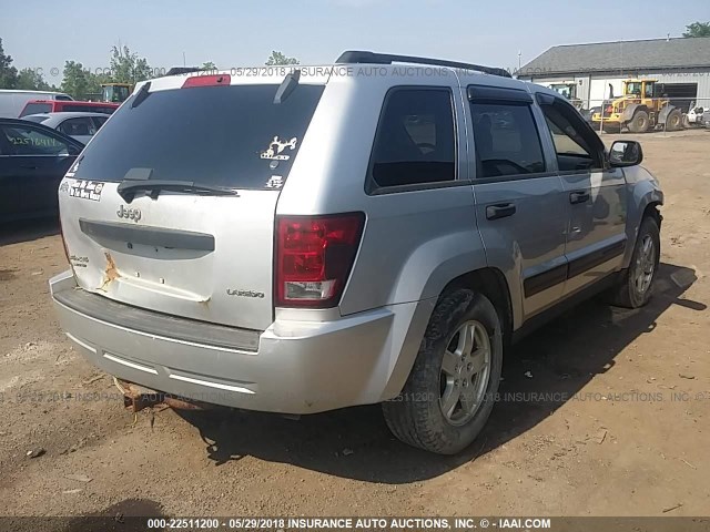 1J4GR48K15C639215 - 2005 JEEP GRAND CHEROKEE LAREDO/COLUMBIA/FREEDOM SILVER photo 4