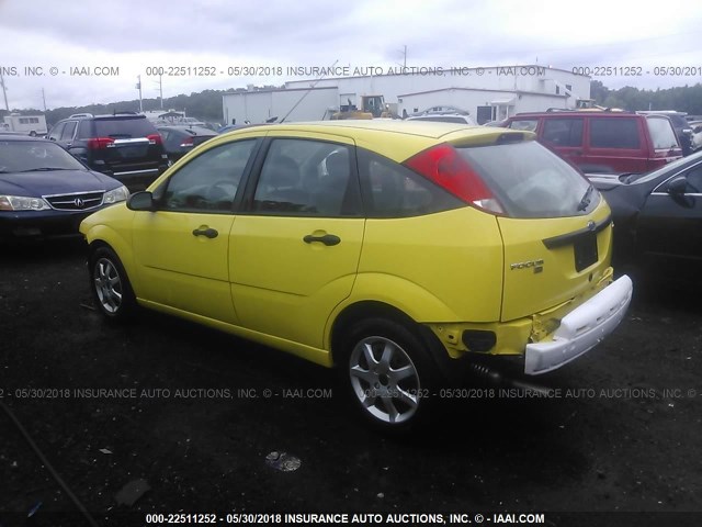 3FAFP37N45R134547 - 2005 FORD FOCUS ZX5 YELLOW photo 3
