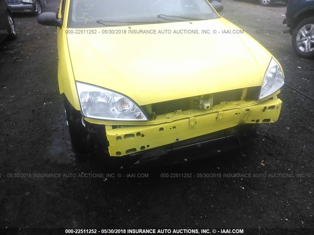 3FAFP37N45R134547 - 2005 FORD FOCUS ZX5 YELLOW photo 6