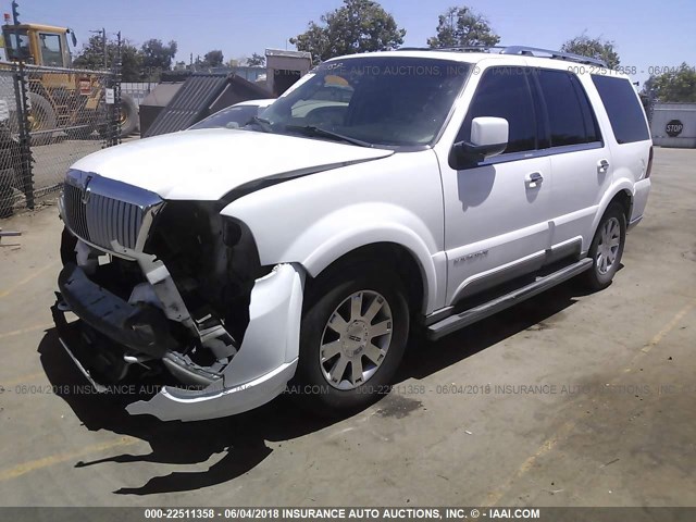 5LMFU28R93LJ31565 - 2003 LINCOLN NAVIGATOR 白色 照片 2