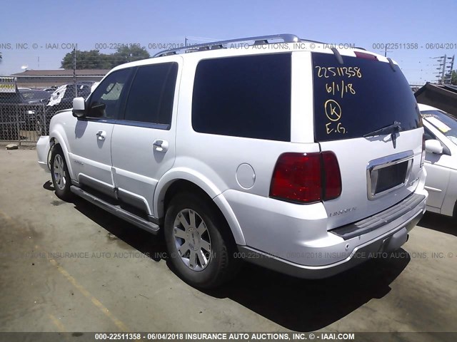5LMFU28R93LJ31565 - 2003 LINCOLN NAVIGATOR 白色 照片 3