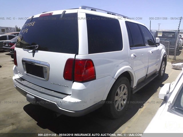 5LMFU28R93LJ31565 - 2003 LINCOLN NAVIGATOR 白色 照片 4