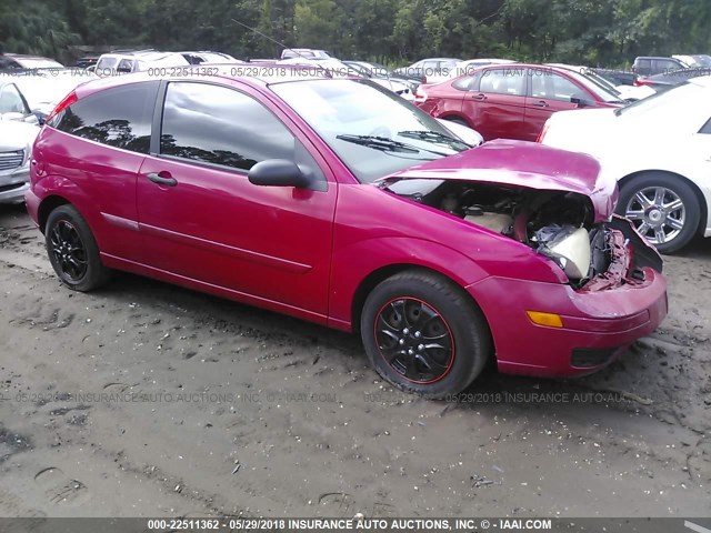 3FAFP31N65R162178 - 2005 FORD FOCUS ZX3 RED photo 1
