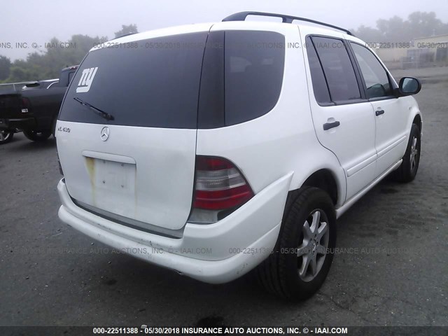 4JGAB72E0XA119201 - 1999 MERCEDES-BENZ ML 430 WHITE photo 4