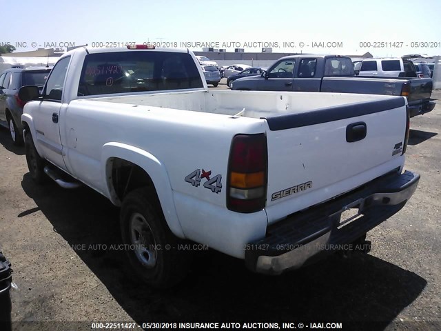 1GTHK24U14E103443 - 2004 GMC SIERRA K2500 HEAVY DUTY WHITE photo 3