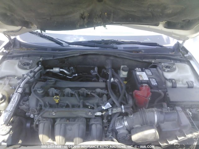 3MEHM0HA4AR660627 - 2010 MERCURY MILAN 银色 照片 10