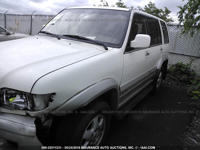 JAEDJ58X8X7B00581 - 1999 ACURA SLX WHITE photo 2