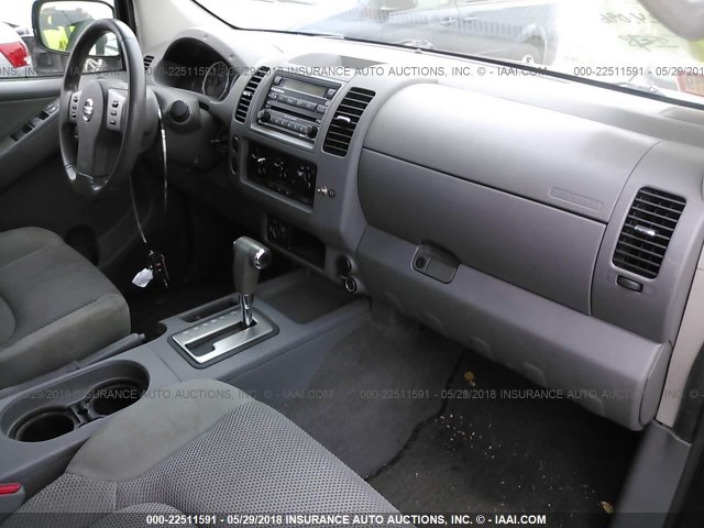 1N6AD07W76C420961 - 2006 NISSAN FRONTIER CREW CAB LE/SE/OFF ROAD BLACK photo 5