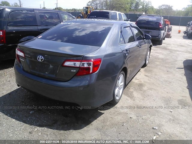 4T1BF1FKXCU087713 - 2012 TOYOTA CAMRY SE/LE/XLE BLACK photo 4