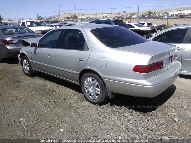 4T1BF22K41U115188 - 2001 TOYOTA CAMRY LE/XLE SILVER photo 3