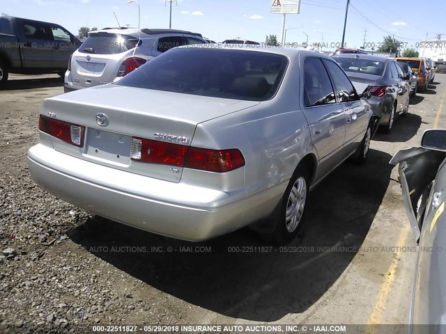 4T1BF22K41U115188 - 2001 TOYOTA CAMRY LE/XLE Silber Foto 4