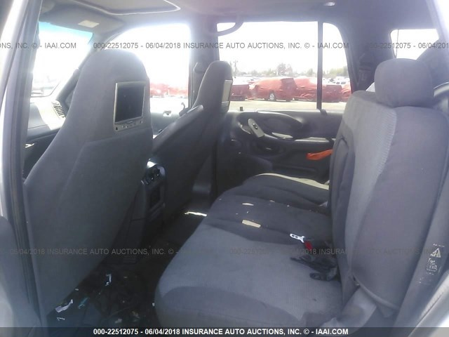 1FMRU15W12LA27946 - 2002 FORD EXPEDITION XLT SILVER photo 8