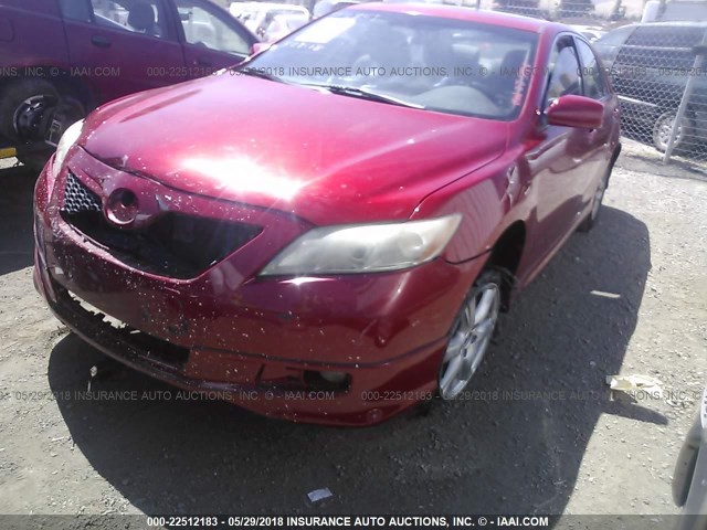 4T1BE46K27U172331 - 2007 TOYOTA CAMRY NEW GENERAT CE/LE/XLE/SE RED photo 2