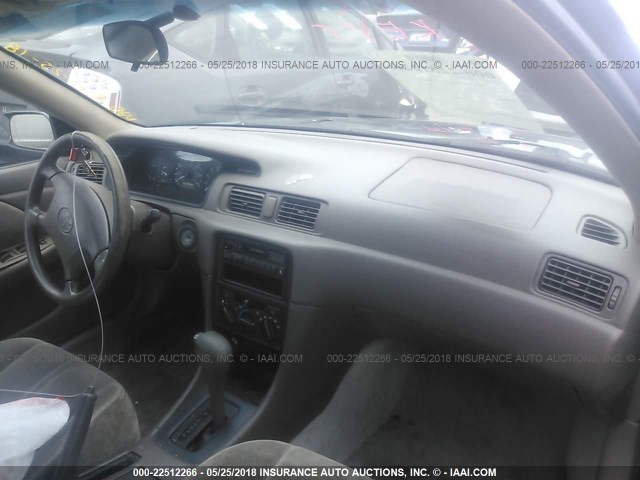 4T1BG22K0VU777448 - 1997 TOYOTA CAMRY CE/LE/XLE 绿色 照片 5