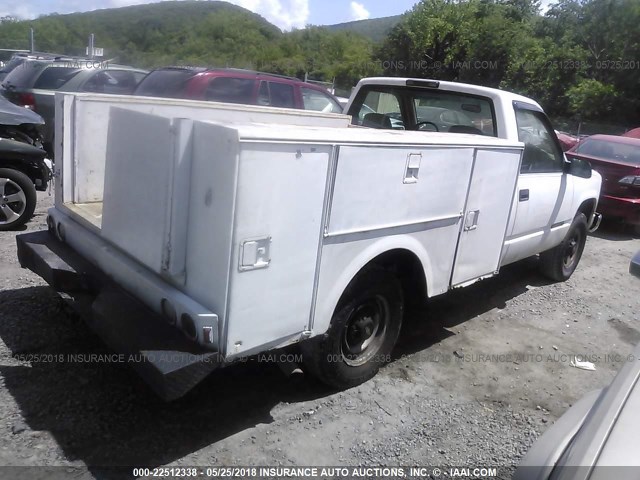 1GDGC24R5YF408380 - 2000 GMC SIERRA C2500 WHITE photo 4