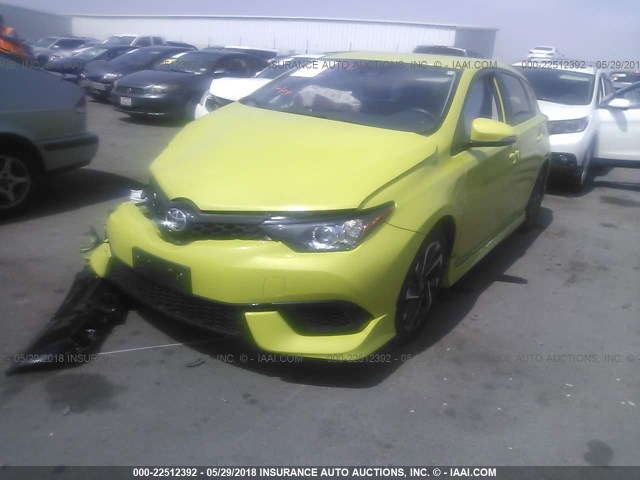 JTNKARJE7HJ545635 - 2017 TOYOTA COROLLA IM GREEN photo 2