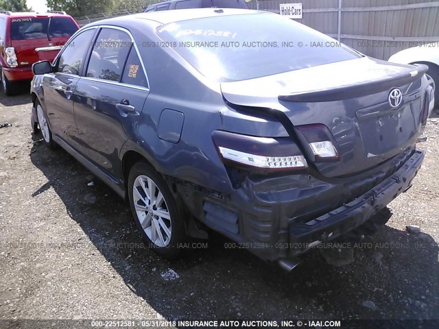 4T1BF3EK1AU100102 - 2010 TOYOTA CAMRY SE/LE/XLE 灰色 照片 3