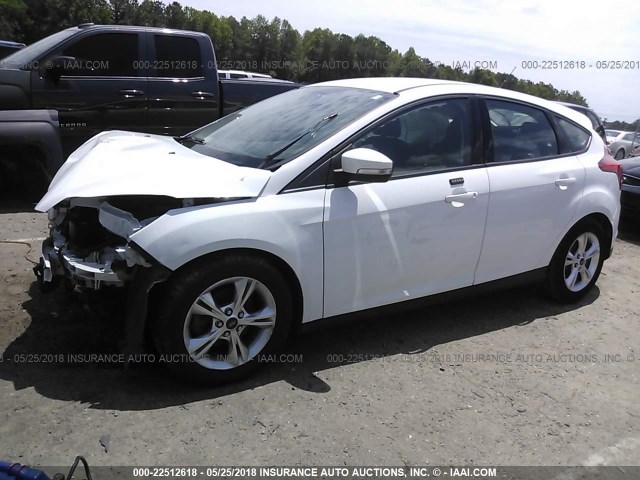 1FADP3K28EL105040 - 2014 FORD FOCUS SE WHITE photo 2