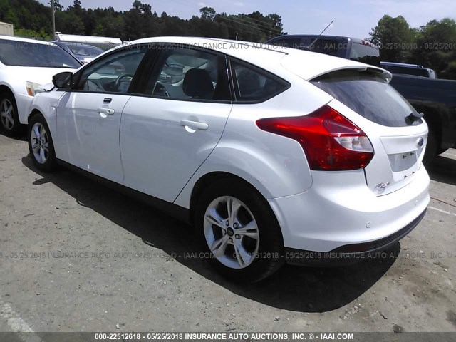 1FADP3K28EL105040 - 2014 FORD FOCUS SE WHITE photo 3