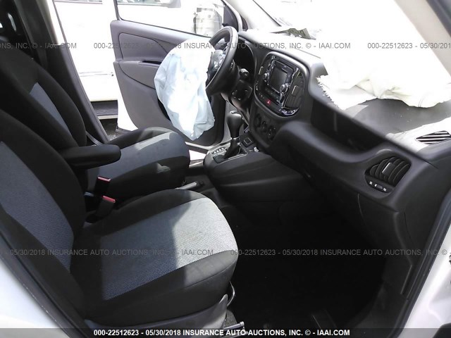 ZFBERFAT2G6C75745 - 2016 RAM PROMASTER CITY  白色 照片 5