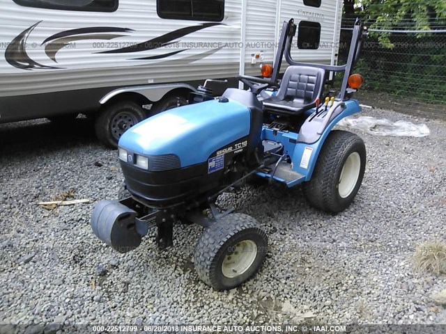 8X6M822 - 2000 NEW HOLLAND TC18  BLUE photo 2