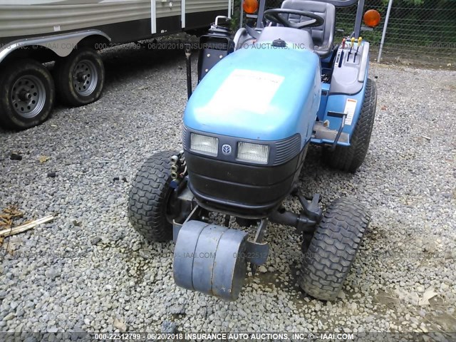 8X6M822 - 2000 NEW HOLLAND TC18  BLUE photo 6