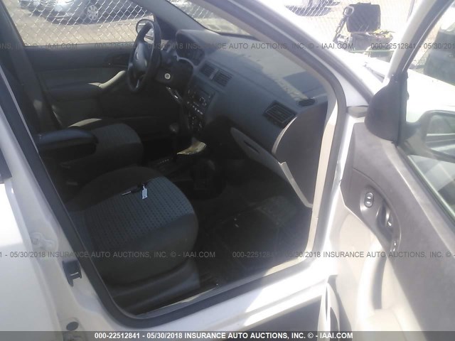 1FAFP34N37W210540 - 2007 FORD FOCUS ZX4/S/SE/SES 白色 照片 5
