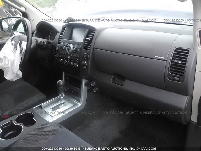 5N1AR1NBXAC611112 - 2010 NISSAN PATHFINDER S/LE/SE GRAY photo 5