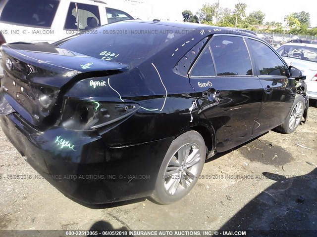 4T1BF1FK1FU063238 - 2015 TOYOTA CAMRY LE/XLE/SE/XSE BLACK photo 4