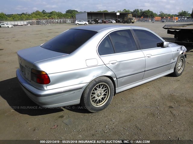 WBADM6341YGU24178 - 2000 BMW 528 I AUTOMATIC SILVER photo 4