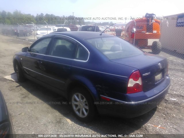 WVWPD63BX4P053241 - 2004 VOLKSWAGEN PASSAT GLS BLUE photo 3